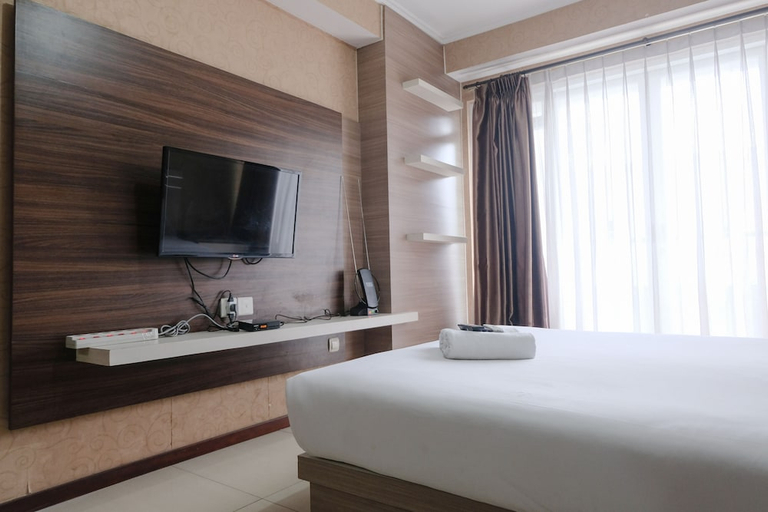 Bedroom 1, Homey Studio Apartment At Gateway Pasteur, Bandung