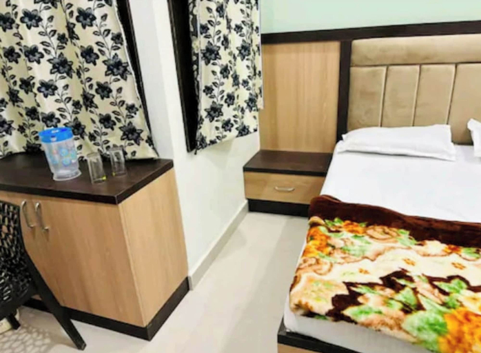 Room 4, Hotel Saraswati dhaam Near Prem Mandir, Mathura