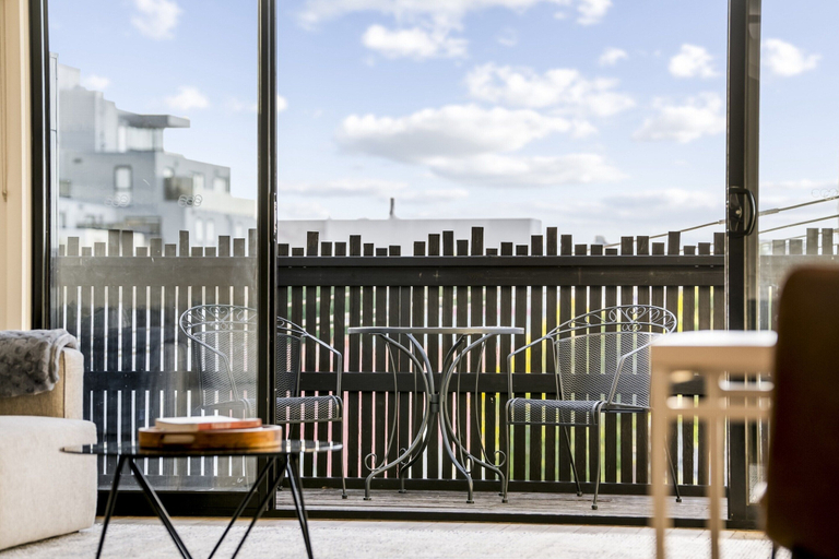 Balcony 3, Northcote 3-bed Townhouse Near Cafes & Shops, Melbourne