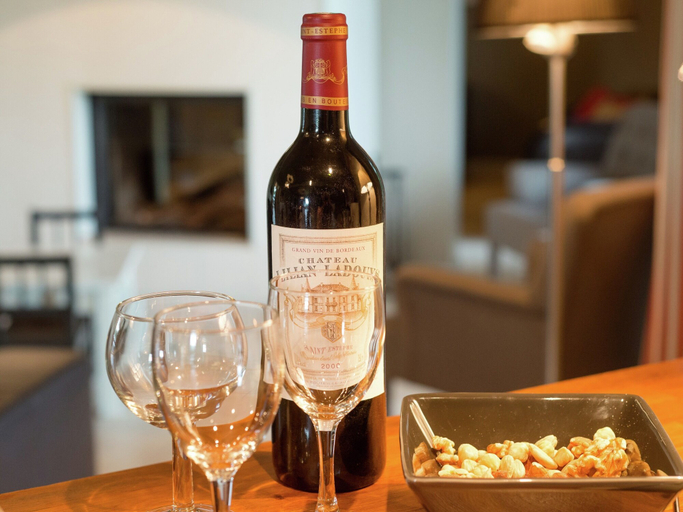 Food & Drinks 5, Holiday Home in Thirimont Near Forest & Sauna, Liège