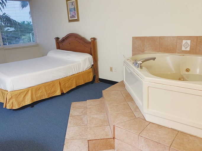 Bathroom, Miami Gardens Inn & Suites, Miami-Dade