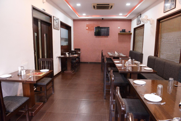 Food & Drinks, HOTEL PALMVIEW RESIDENCY , Vadodara