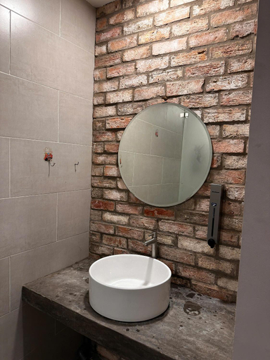 Bathroom 2, VY DA CENTRAL MARKET HOSTEL, District 1
