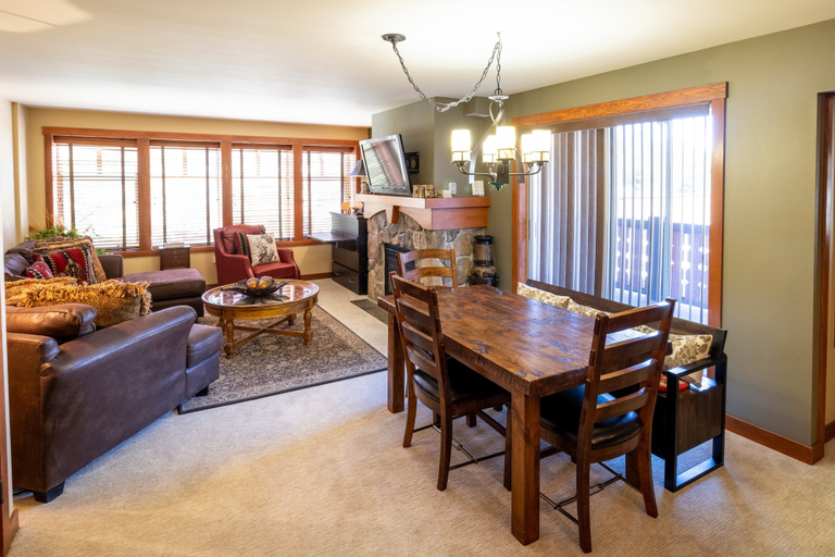 Living area 2, 2215 - Two Bedroom Deluxe Eagle Springs East 2 Condo by RedAwning, Salt Lake