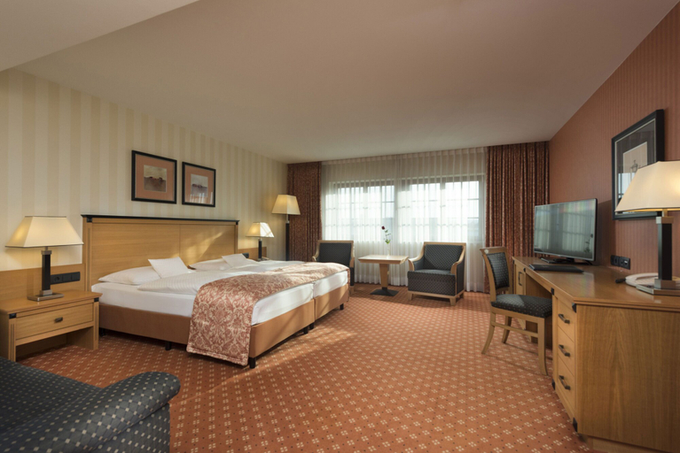 Bedroom 3, Maritim Hotel & Internationales Congress Center Dresden, Dresden