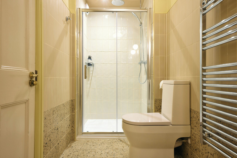 Bathroom 4, Royal Castle Hotel, Devon