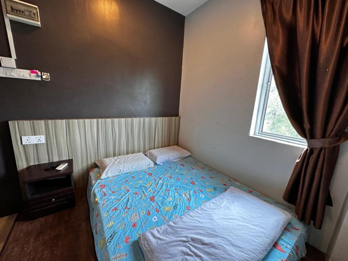 Room 4, OYO 91242 Muar Golden Horse Hotel, Muar