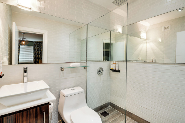 Bathroom 5, Catalina Hotel & Beach Club, Miami-Dade
