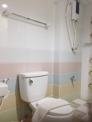 Bathroom 4, Changpuak Hotel, Muang Chiang Mai