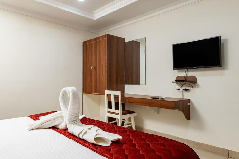 Room 5, Hotel Lakshmi Grand, Chennai