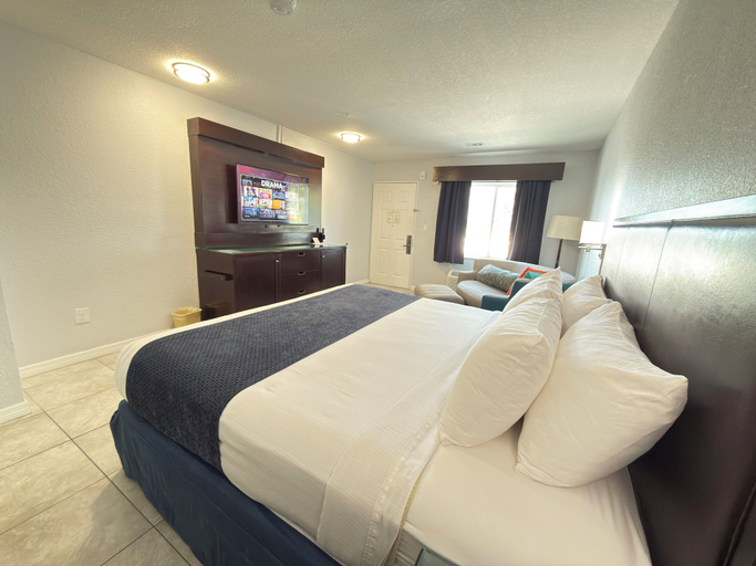 Bedroom 3, Lantern Inn & Suites, Manatee