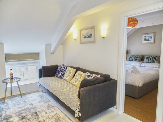 Room 4, The Mermaid Loft in Cornwall, Cornwall