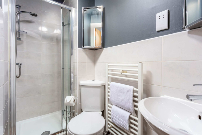 Bathroom 4, Elms Way - Donnini Apartments, South Ayrshire