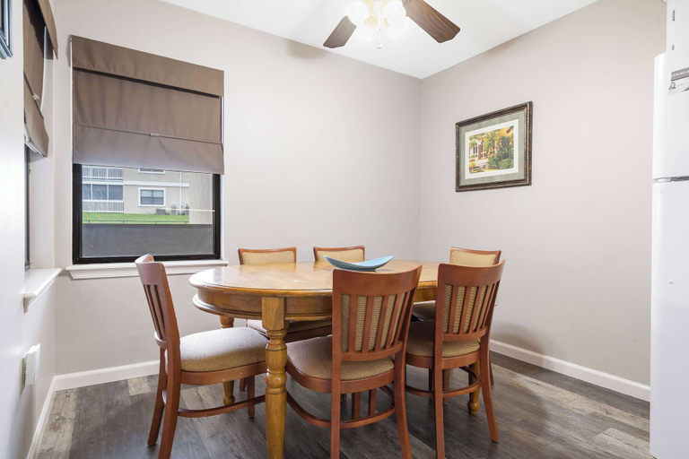 Others 5, An Un-fore-gettable Time - Shared Pool & Near Lake, Taney