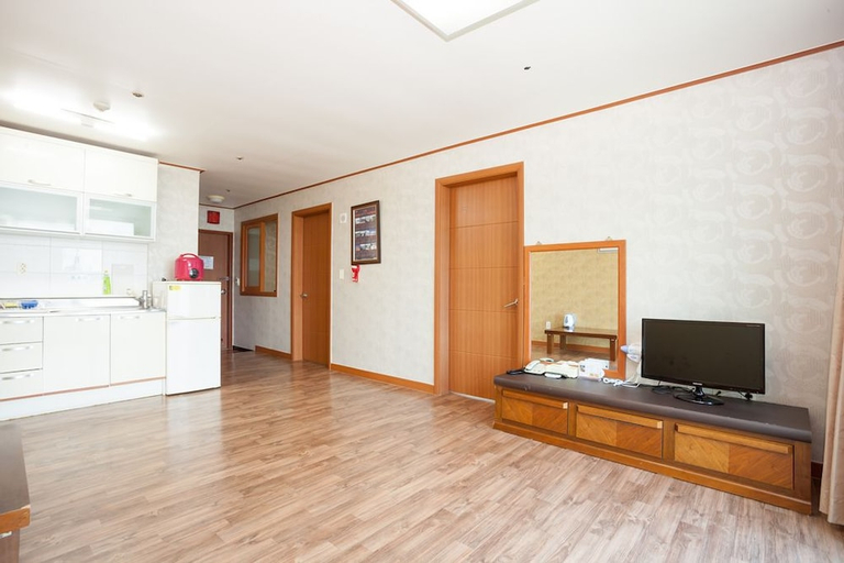 Living Room 2, Ilsung Jeju Condominium Resort, Jeju