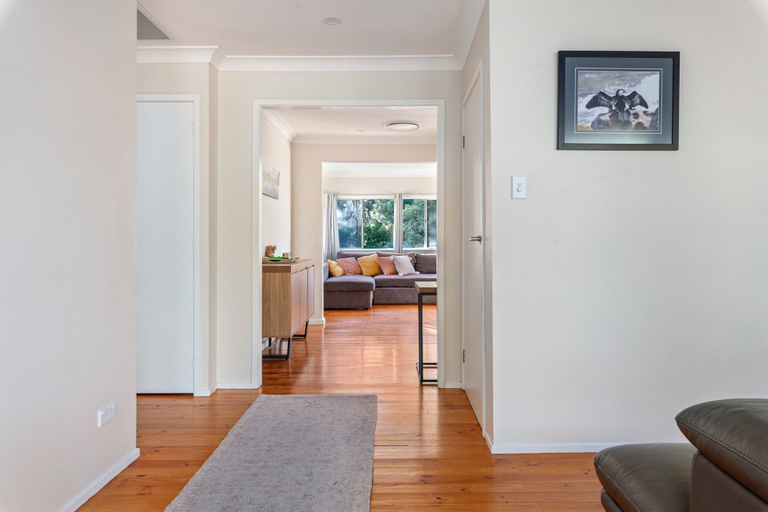 Living room 3, 3-bed Pet-friendly Near Wentworth, Blue Mountains