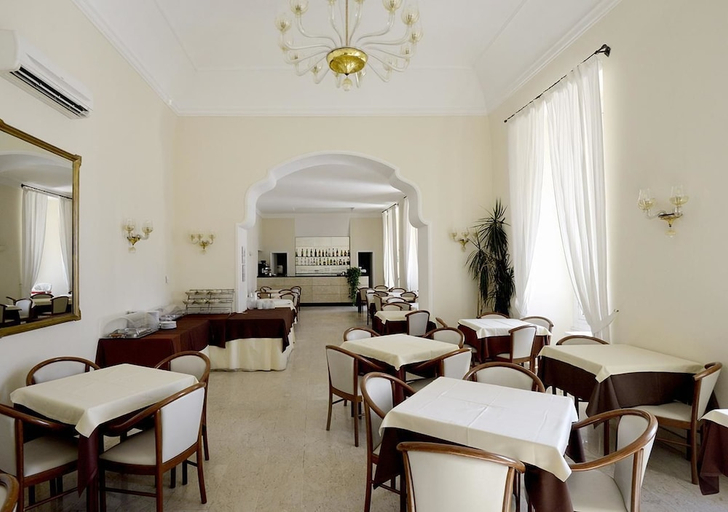Food & Drinks, Grand Hotel Mediterranée, Genova