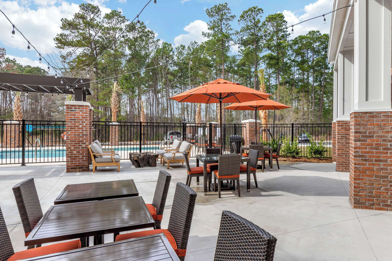 Sport & Beauty, DoubleTree by Hilton Summerville Nexton, Berkeley