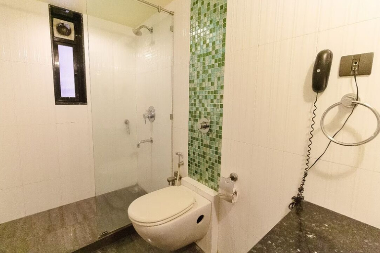 Bathroom 4, Hotel Silver Inn Mumbai, Mumbai Suburban