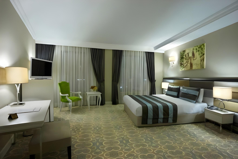 Bedroom 2, Taksim Square Hotel, Beyoğlu