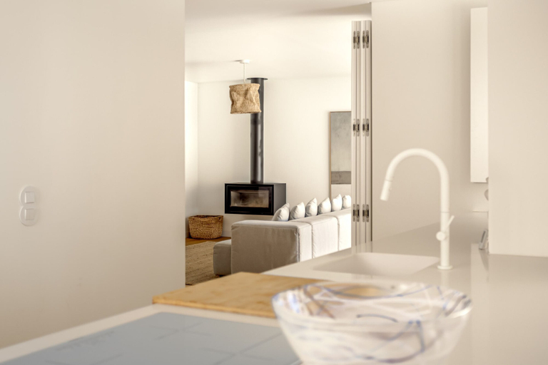 Room 3, Ericeira Modern Bright With Pool by Homing, Mafra