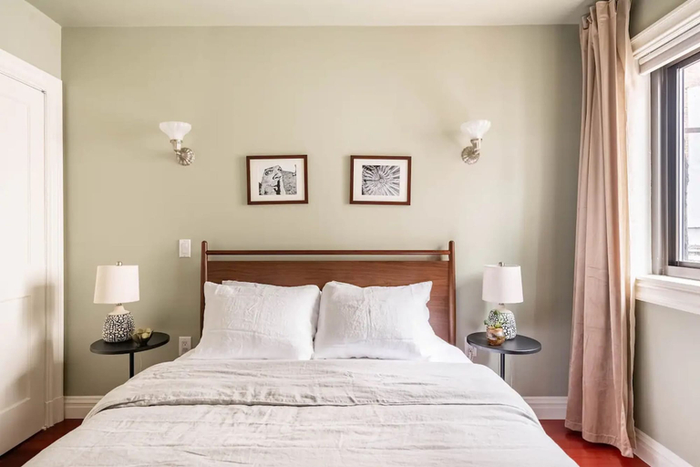 Room 3, Lofty Bright Greenwich Getaway w Private Rooftop, New York
