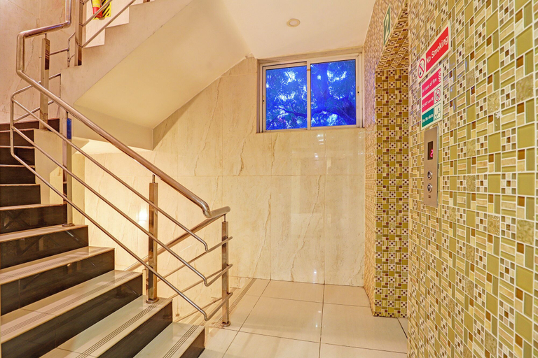 Lobby 2, Fabhotel Western Inn, Kancheepuram
