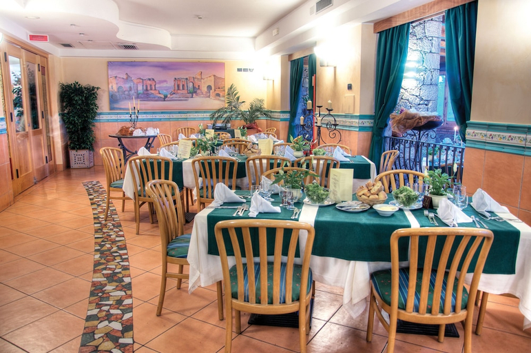 Food & Drinks 5, Hotel Ariston and Palazzo Santa Caterina, Messina
