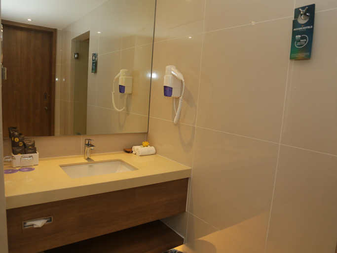 Bathroom 5, Novotel Taiping Perak, Larut and Matang