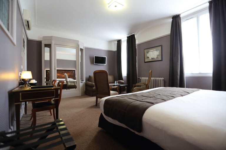 Bedroom 2, Grand Hotel de Tours, Indre-et-Loire