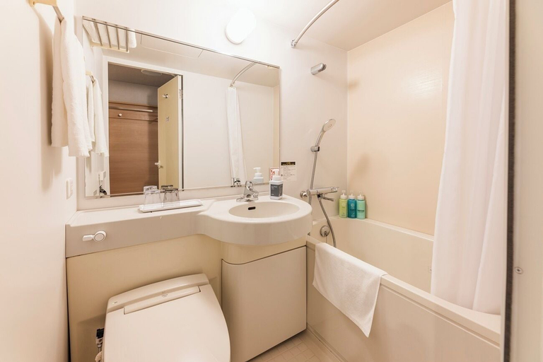 Bathroom 3, Sotetsu Fresa Inn Yokohama Sakuragicho, Yokohama