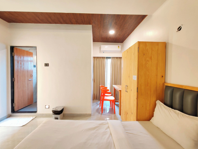 Room 3, Hotel Satkar Inn, Raigarh