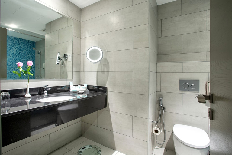 Bathroom 3, City Avenue Al Reqqa Hotel, Dubai