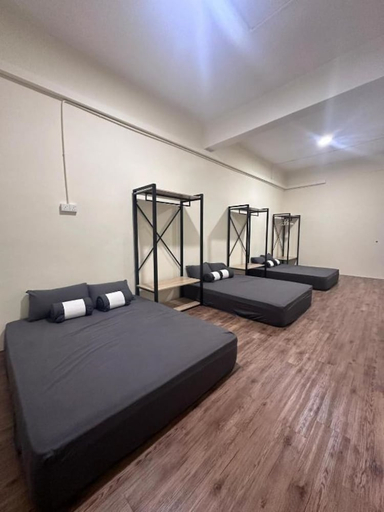 Bedroom 2, Leo66 Guesthouse, Muar