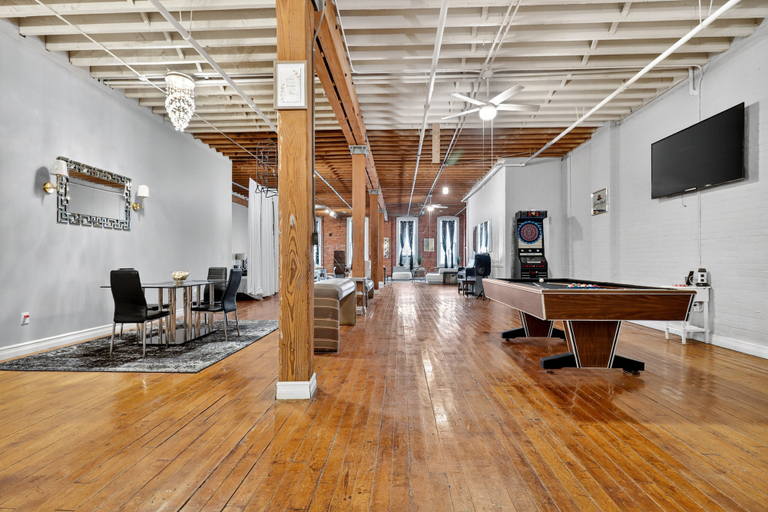 Game room 4, New! Huge Downtown Loft - Game Room - Free Parking, Wayne