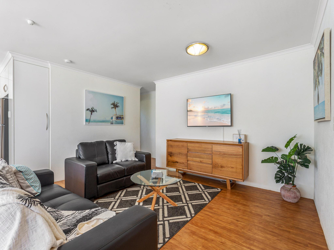 Others 3, Cosy 2-Bedroom Seaside Unit Steps from Beach, Maroochy - Maroochydore