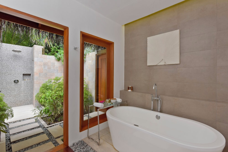 Bathroom 4, Baros Maldives, Kaafu Atoll