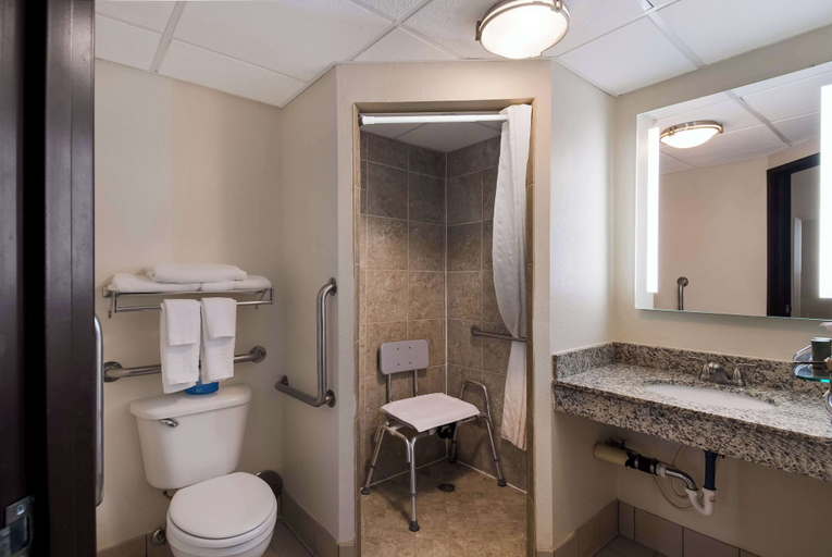 Bathroom 5, Best Western Bemidji, Beltrami