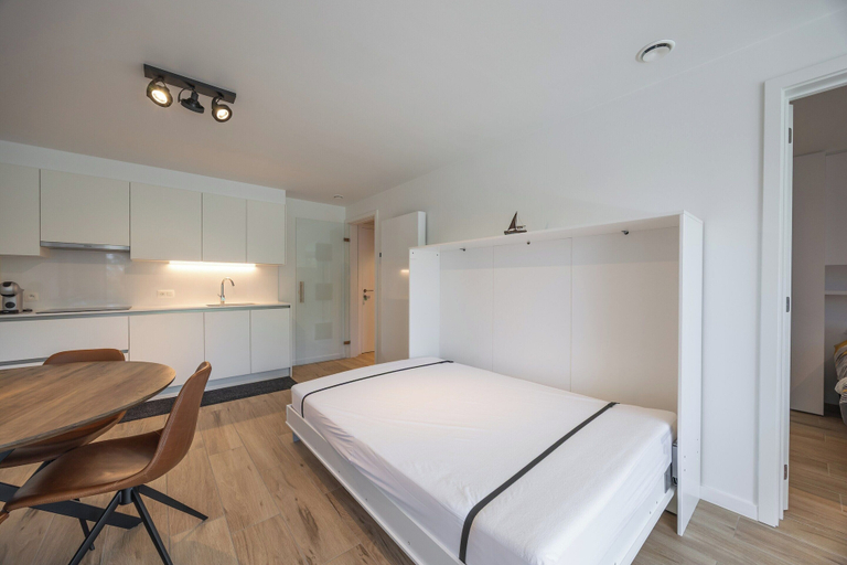 Room 5, Apartment in Middelkerke with balcony, West-Vlaanderen