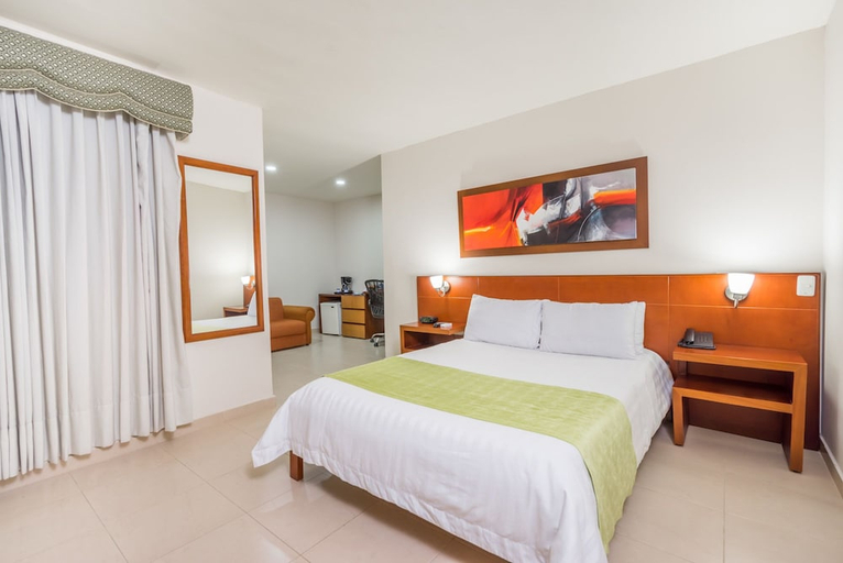 Bedroom 3, Howard Johnson Hotel Versalles Barranquilla, Barranquilla