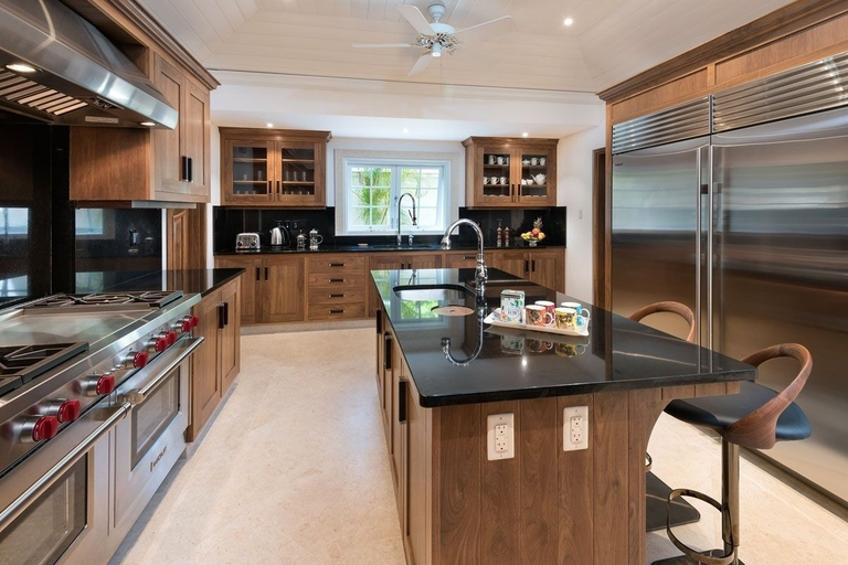 Private kitchen, Hemingway House by Blue Sky Luxury