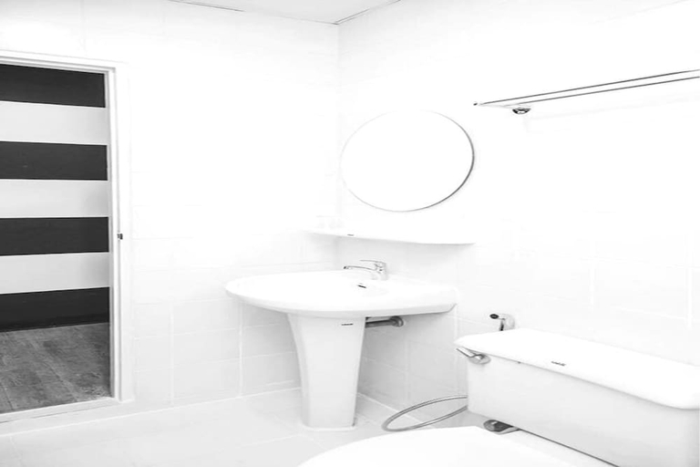 Bathroom, Crystal Hotel Huahin, Hua Hin