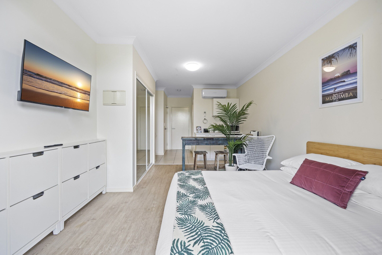 Room 3, Comfy Studio Apartment in Marcoola Beach, Maroochy - Coastal North
