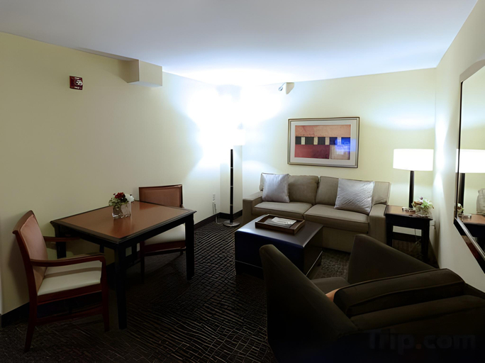 Bedroom 2, Beacon Hotel & Corporate Quarters, Washington D.C.