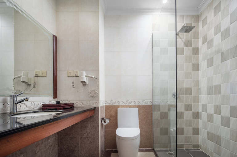 Bathroom 4, Angkor Holiday Hotel, Siem Reap