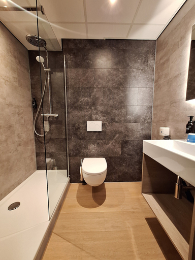 Bathroom 5, Fletcher Hotel-Restaurant Apeldoorn, Apeldoorn