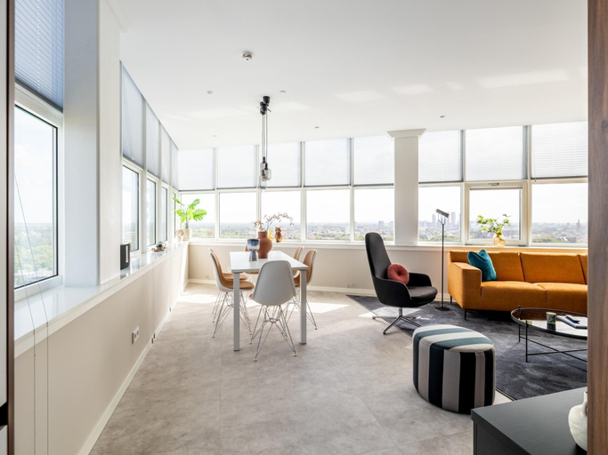 4, comfortable apartment with panoramic views, The Hague
