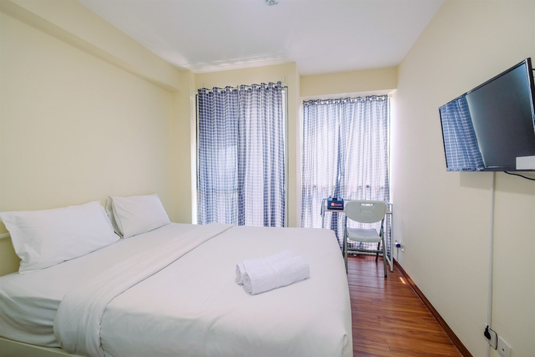 Hotel Interior, Homey And Cozy Living Studio Room At Tifolia Apartment, East Jakarta