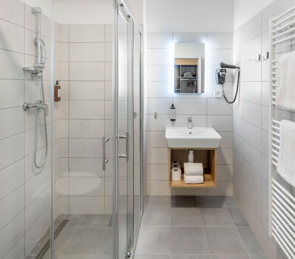 Bathroom 3, Theatre 9 Apartments by Adrez, Praha 1
