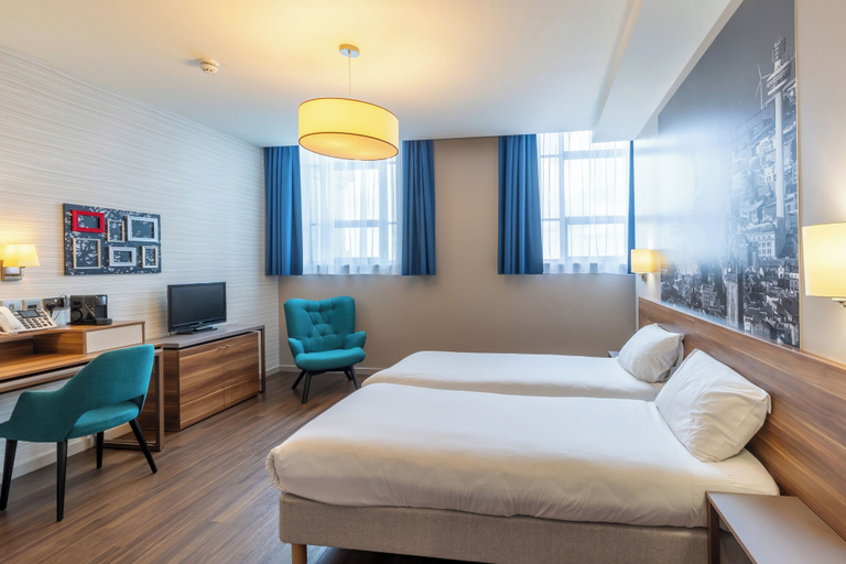 Bedroom 3, Aparthotel Adagio Liverpool City Centre, Sefton